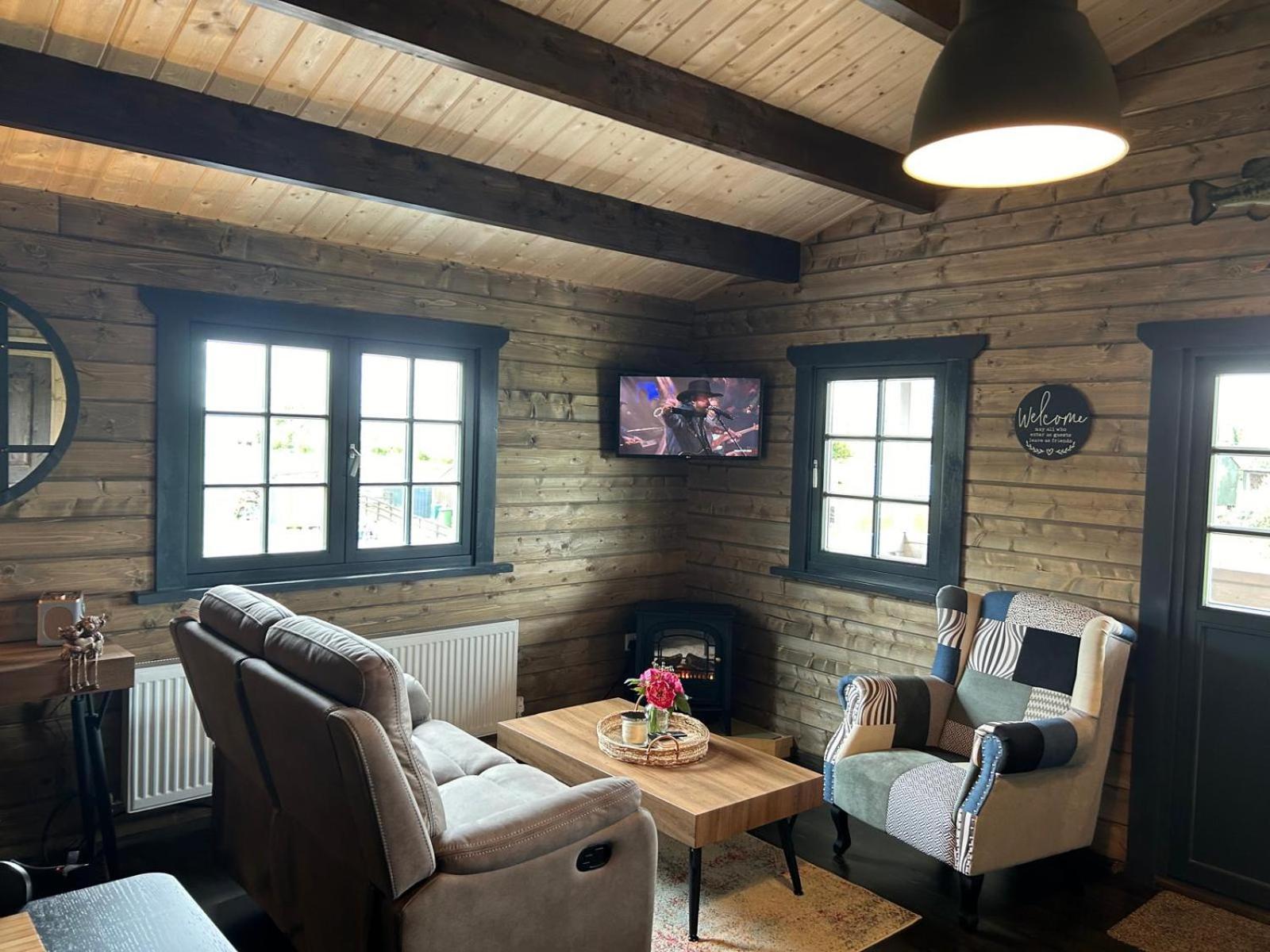 Little Rock Retreat Log Cabin With Hot Tub Castletown Gheoghegan المظهر الخارجي الصورة