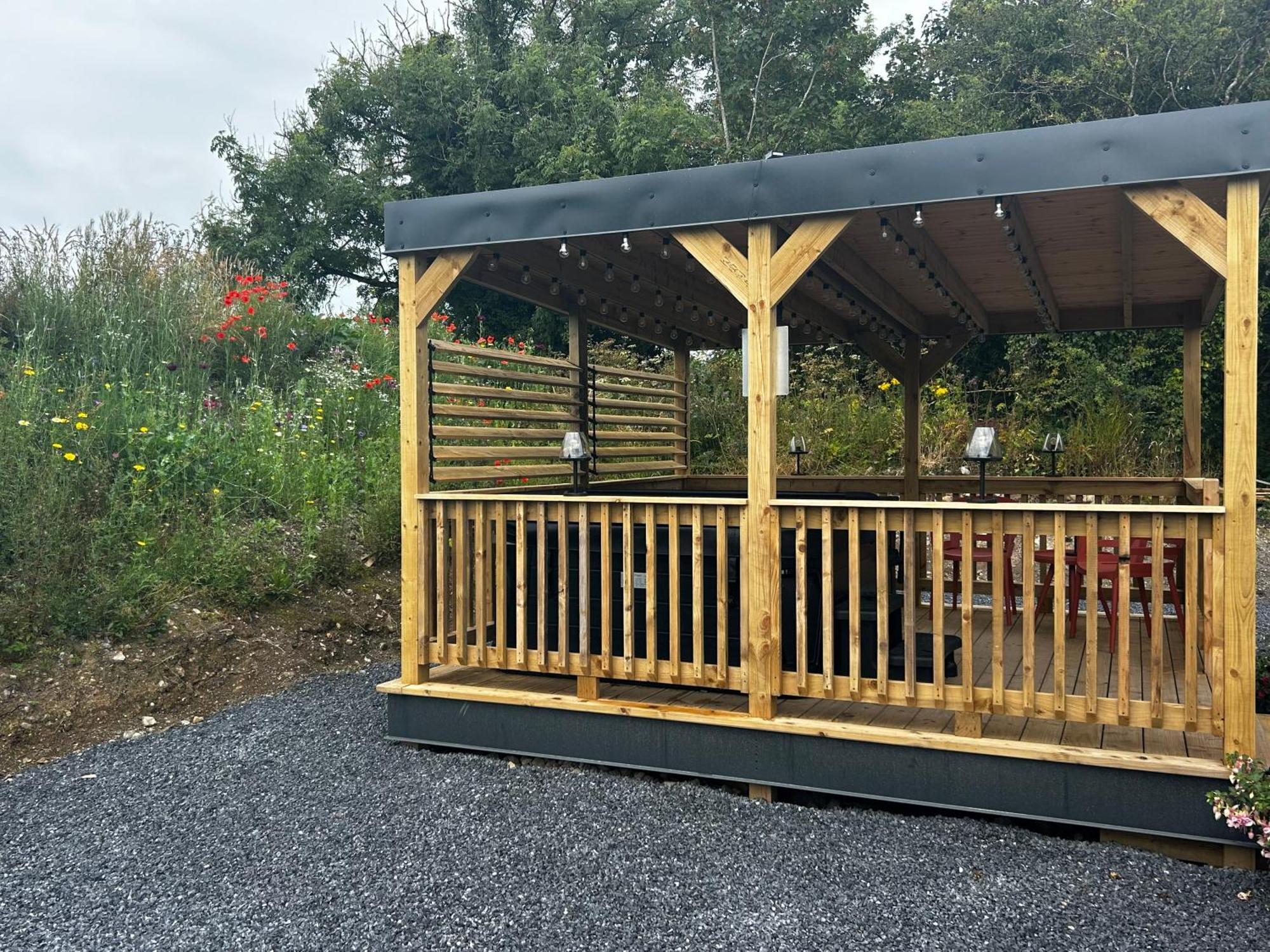 Little Rock Retreat Log Cabin With Hot Tub Castletown Gheoghegan المظهر الخارجي الصورة
