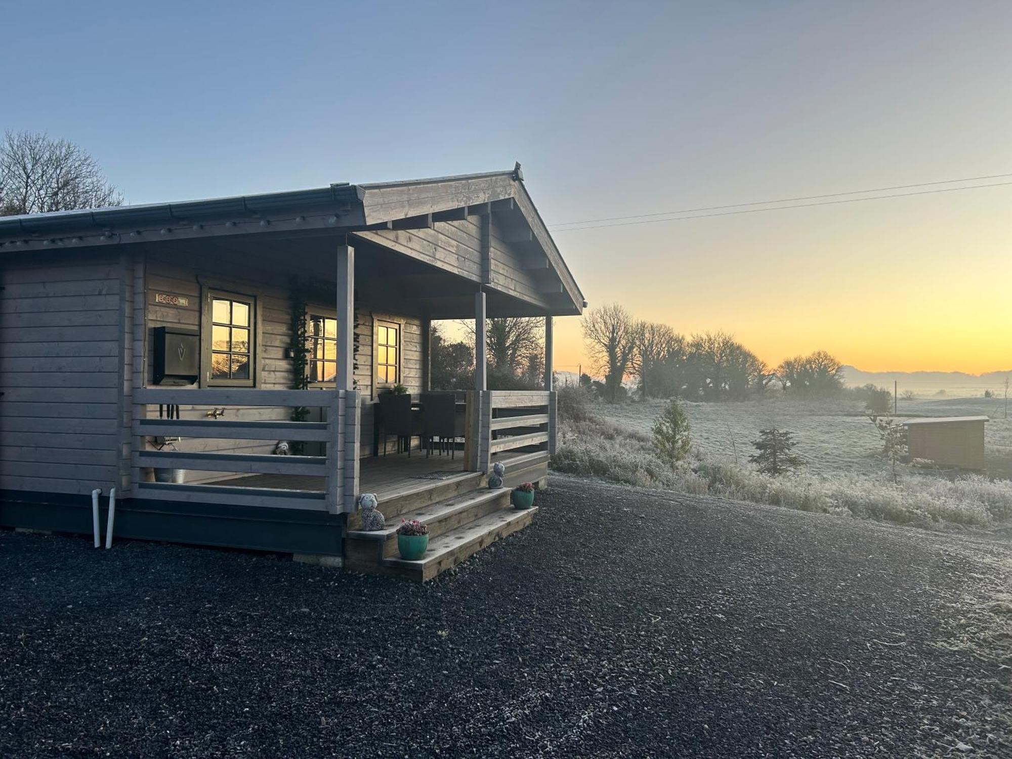 Little Rock Retreat Log Cabin With Hot Tub Castletown Gheoghegan المظهر الخارجي الصورة